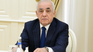 Əli Əsədov məmurları toplayıb, müşavirə keçirdi 