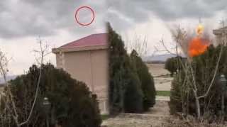 Dron məktəbin yaxınlığına belə düşüb - Həmin anın VİDEOsu 