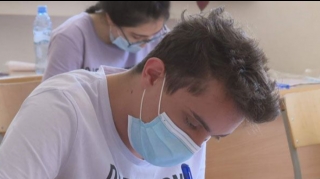 15 şəhər və rayonda buraxılış imtahanları keçirilib