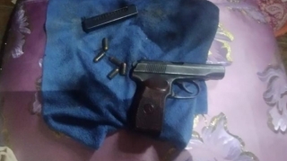 Beyləqan sakinindən tapança götürülüb  - FOTO