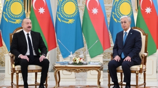 İlham Əliyevin Tokayevlə təkbətək görüşü oldu - FOTOLAR 