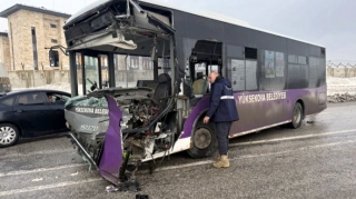 İki avtobus toqquşub, 18 nəfər yaralanıb - FOTO 