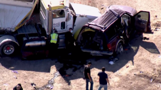 Yük maşını 6 avtomobili əzdi: 15 nəfər yerindəcə öldü 