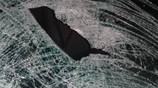 ДТП в Гаджигабуле: в результате столкновения автомобилей пассажир вылетел из окна 