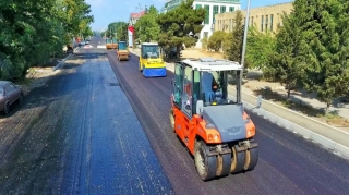 Bakıxanov qəsəbəsində küçə təmir edilir   - FOTO
