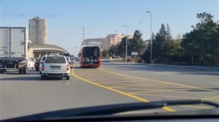 BNA yollara yeni xətlər çəkir; sürücülər çaş-baş qalıb - Necə hərəkət etmək lazımdır? - AÇIQLAMA 