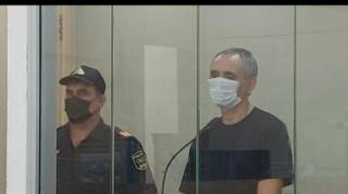 10 yaşlı Nərminin qətlində təqsirləndirilən İlkinin məhkəmə baxışı keçirilib  - FOTO