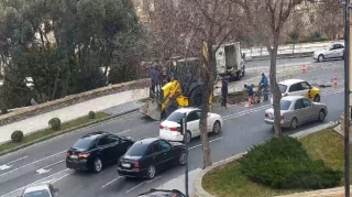 К сведению водителей:  ограничено движение на одной из улиц Баку