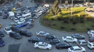 Bakının mərkəzi prospektində baş verən qəza sıxlığa səbəb oldu  - FOTO