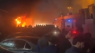 Müştərilərlə dolu olan restorana od vuranlardan birinin şəxsiyyəti məlum oldu - VİDEO