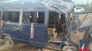 Samuxda qarşısına uzunqulaq arabası çıxan “Mercedes” aşdı, 11 nəfər xəstəxanalıq oldu  - FOTO