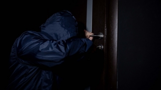 Bərdədə evlərdən 3 min manatlıq oğurluq edilib