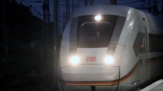 В Германии 12 человек пострадали от взрыва петарды в вагоне скоростного поезда 