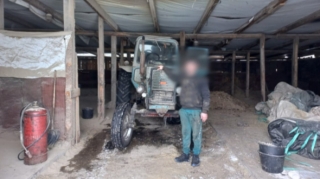 Sevgilisi ilə görüşə getmək üçün traktor qaçırtdı 