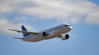 Yaponiyada təyyarə bomba həyəcanı ilə əlaqədar məcburi eniş edib 