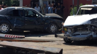Tovuzda zəncirvari qəza, iki "VAZ" və "Mercedes" toqquşdu, xəsarət alan var   - FOTO