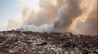 Sumqayıtda məişət tullantıları poliqonu yanır - FOTO