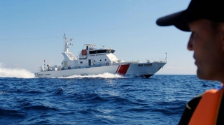 Miqrantların olduğu gəmi çevrildi; azı 20 ölü 