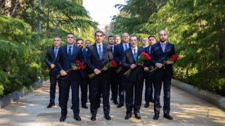 ADY rəhbərliyi Heydər Əliyevin məzarını ziyarət edib - FOTOLAR 