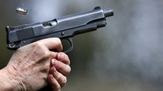 Bakıda polis onu bıçaqlayan oğrunu güllələdi