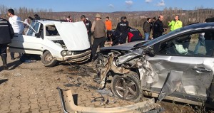 İki minik avtomobili toqquşdu: 8 nəfər xəsarət alıb - FOTO