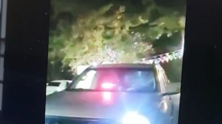 Sayrışan işıqlar taxan "Prado" sürücüsü səkidə yolu kəsdi  - VİDEO