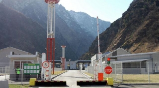 Rusiya quru sərhədlərini açdı 