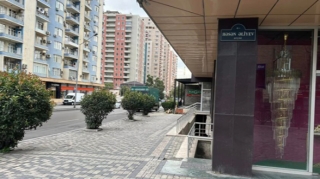 Piyada səkisini tutub mağaza açdılar  - FOTO