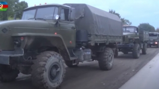 Düşmənin qaçarkən döyüş meydanında tərk etdiyi texnikalarının görüntüləri  - VİDEO