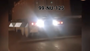 Maşının arxasına projektor quraşdırıb sürücüləri "kor etdi" - VİDEO