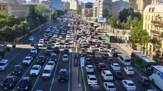 Paytaxtın bəzi küçələrində sıxlıq var - SİYAHI 