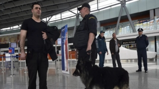 İrəvanda təşviş davam edir: Hava limanında mina təhlükəsi  - YENİLƏNİB