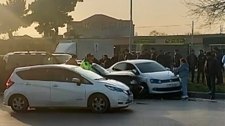 Zabratda zəncirvari qəza  - 4 avtomobil toqquşdu   - VİDEO