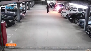 Beş gənc benzin tökərək dayanacaqdakı 9 avtomobili yandırdı  - VİDEO