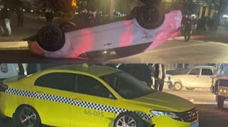 Naxçıvanda avtomobil taksi ilə toqquşaraq aşdı, 1 nəfər...  - FOTO