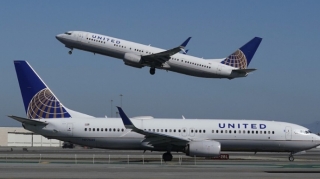 United Airlines отменила более 100 рейсов из-за нехватки персонала