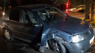 Paytaxda gecə qəzası:  "Saipa" "Renault"la toqquşub - xəsarət var  - FOTO - VİDEO