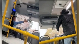 Avtobusda sürücü ilə sərnişinlər arasında gərginlik - "Pivəxana doludur belə qızlarla..." - VİDEO 