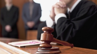 Bakıda satıcı qıza banan alan şəxs həbs olundu 