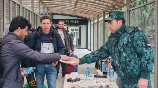 Azərbaycan vasitəsilə İrandan 600-dən çox şəxs təxliyə edildi - FOTO