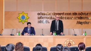 Gömrük Komitəsində daxili müsabiqənin qalibləri ilə görüş keçirildi - FOTO