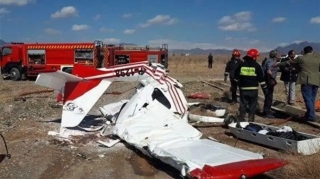 İranda təyyarə qəzaya uğrayıb, 2 nəfər yaralanıb 