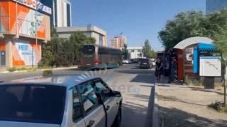 Sumqayıtda dayanacaqların yaxınlığında yol nişanı quraşdırılmayıb - VİDEO 