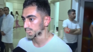 Şamaxı yolunda qəzaya düşən məktəblilərin valideynləri təşkilatçını döydülər - VİDEO 