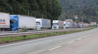 Türkiyənin yük maşınlarından alınan gömrük haqqı ilə bağlı - Rəsmi açıqlama 