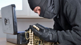 Bakıda evlərdən oğurluq edən şəxslər saxlanılıb