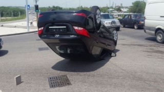 Neftçalada avtomobil aşdı, xəsarət alanlar var 