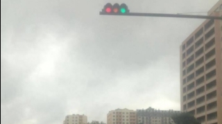 Yağışlı hava Bakıda bir neçə küçə və prospektdə işıqforların işində problem yaradıb 