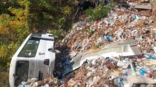 Gəncədə sərnişin avtobusunun aşdığı anın görüntüləri yayıldı  - VİDEO