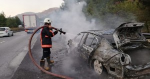 Yanğından 1 saat əvvəl aldığı maşın yanıb kül oldu - FOTO